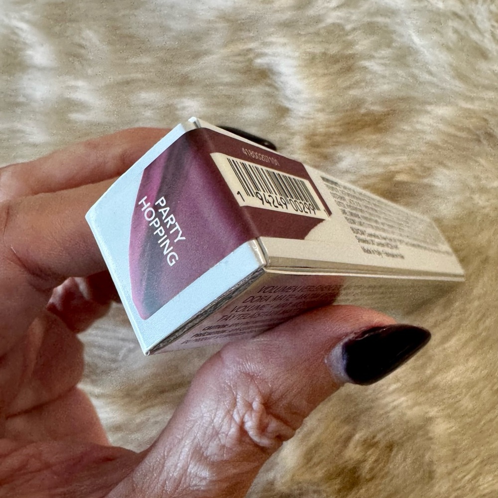 NIP Buxom Full On Plumping Matte lipstick - Picture 6 of 10
